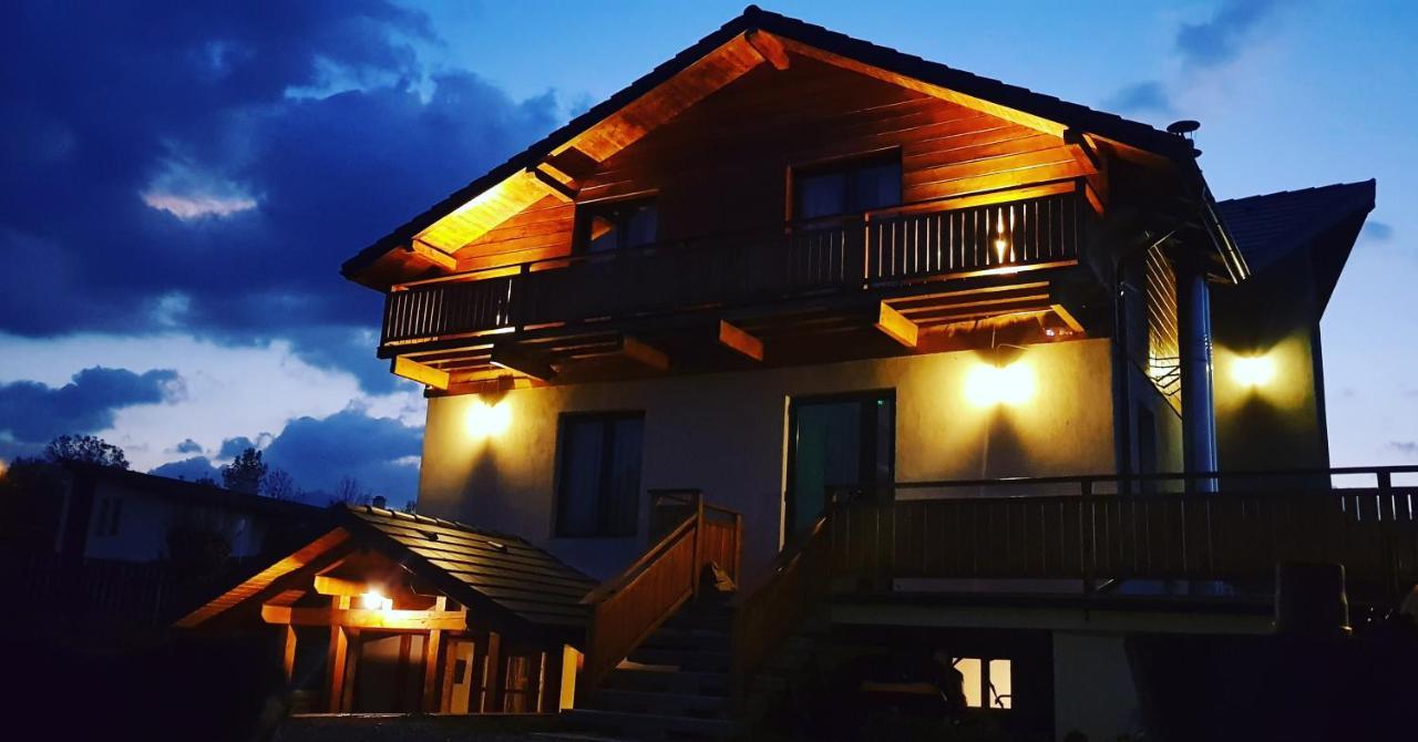 Villa Swiss Săcele Exterior photo